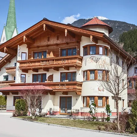 Apartment In Kaltenbach Near Lift, Cleaning Included Stumm